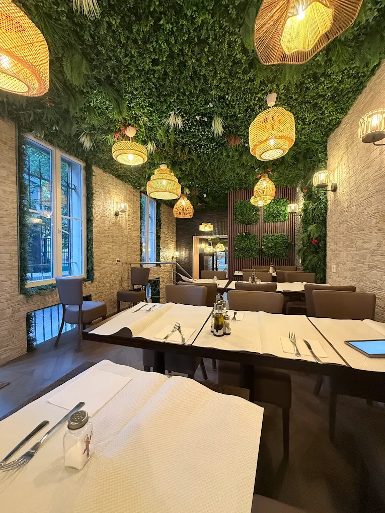 Tassili — Paris 18 — 9